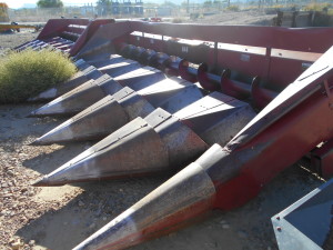 used verminater used 864 ih corn heads 9-27-2016 008
