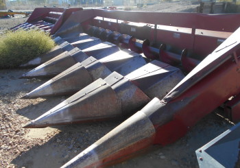 USED IH 864 6 ROW CORN HEAD, Stock # 424, Price: Call to make offer