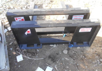 New Industrias America Skid Steer Pallet Forks Stock #788 Price: $500